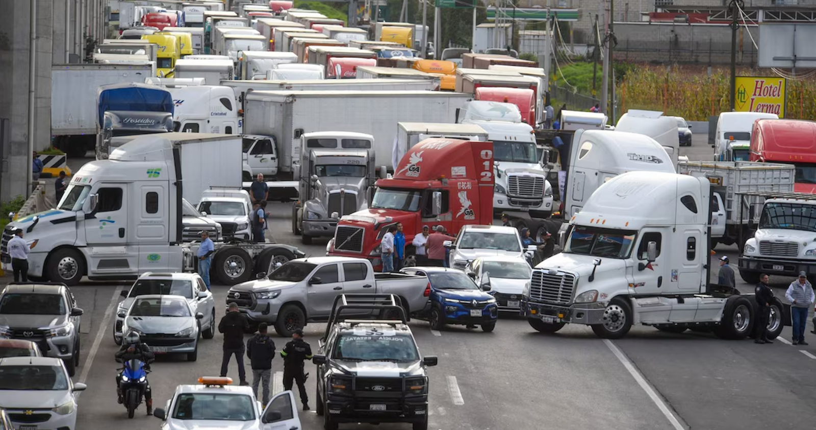 Transportistas Levantan Bloqueos Carreteros Tras Acuerdo con Autoridades